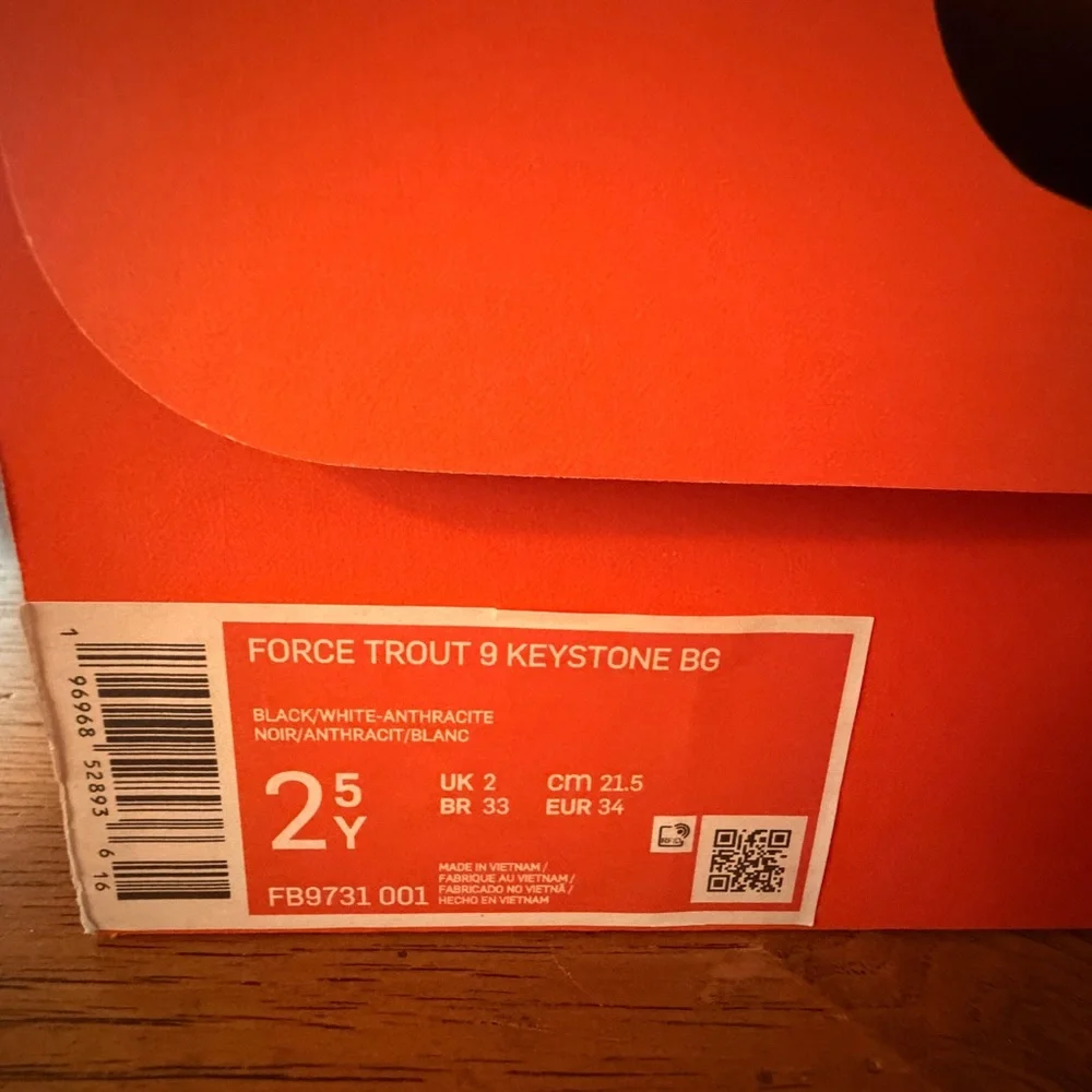 Nike brand tags